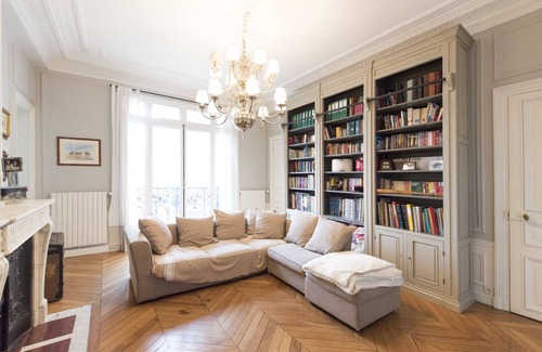 Porte-Dauphine Apartment | Duplex Near Trocadéro, by Veeve