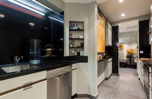 Saint-Thomas-d'Aquin Apartment | Exquisite Luxury et Élégance – St Germain Rue du Bac with Private Garden