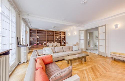 Porte-Dauphine Apartment | Family apartment near Eiffel Tower