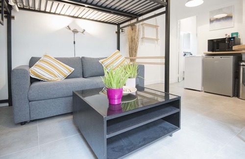 18th Arrondissement Apartment | Functional apartment near Montmartre