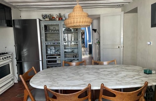 Arsenal Apartment | Huge. 4beds In Marais Listed Bldg. Quiet, Sunny And Central.