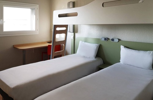 Vanves Hotel | ibis budget Paris Porte de Vanves