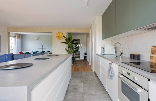Clamart Apartment | ICONIC apartment, close to shops, Porte de Versailles