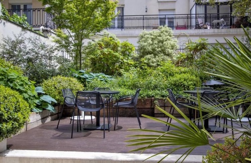 Porte-Dauphine Apartment | In The Heart Of Trocadero 1 Bedroom With Aircon