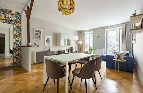 Saint-Merri Apartment | Jazzy Blues by Châtelet, by Veeve