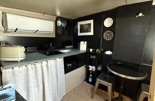 Saint-Cloud Boat Rental | La cabine du capitaine