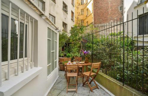 Auteuil Apartment | Lavie Maison AC and Terrace