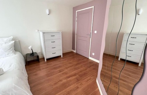 Le Kremlin-Bicetre Apartment | Le refuge paisible, parking, proche Paris