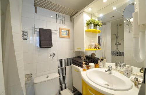 Arts-et-Metiers Apartment | Les Patios du Marais 1