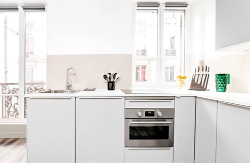 10th Arrondissement Apartment | LivinParis | Luxury 3 Bedrooms Montmartre