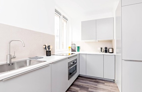 10th Arrondissement Apartment | LivinParis | Luxury 3 Bedrooms Montmartre