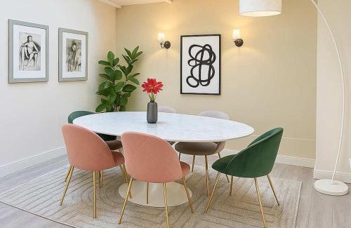Saint-Thomas-d'Aquin Apartment | Luxurious Flat in Saint-Germain-des-Prés