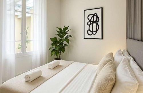 Saint-Thomas-d'Aquin Apartment | Luxurious Flat in Saint-Germain-des-Prés