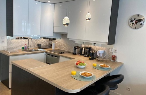Quartier de la Porte-Saint-Denis Apartment | Maison le Bac Apartments