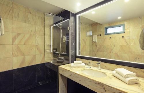 Les Puces de Saint-Ouen Hotel | Mercure Paris Saint-Ouen