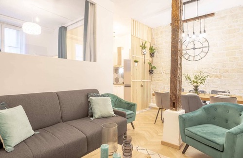 Arts-et-Metiers Apartment | Meslay - Two Bedroom Apartment, Sleeps 4