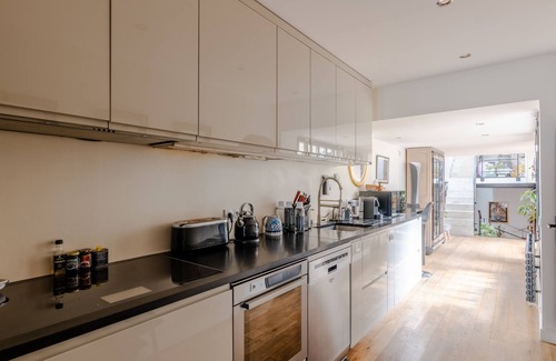 Quartier de Javel House | Modern Majesty, by Veeve