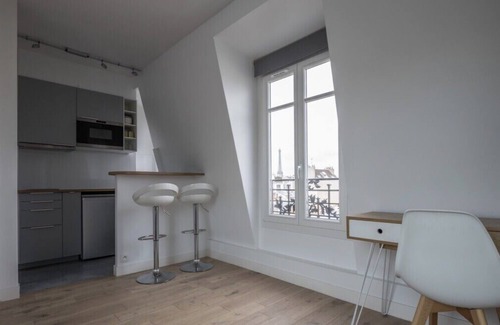 Quartier de l'Ecole-Militaire Apartment | Modern Studio - Heart Of Paris