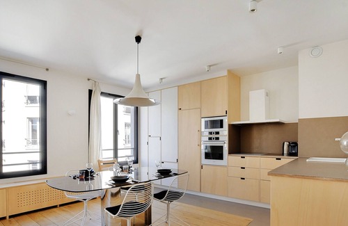 Republique–Point-du-Jour Apartment | Nice quiet 2BDR *Balcon* -Marcel Sembat / Porte de St Cloud -BAIL MOBILITE