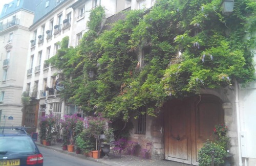 Notre Dame Condo | Notre Dame Historic 2Bedrooms/2Bathrooms, Calm comfort, Wifi, A/C