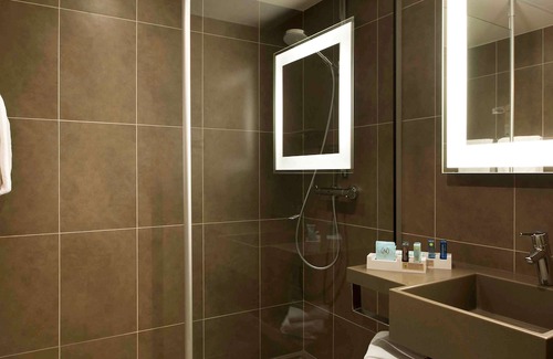 Porte d'Asnieres Hotel | Novotel Paris 17