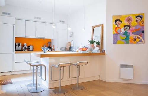 Quartier de la Porte-Saint-Denis Apartment | Open Secret, by Veeve