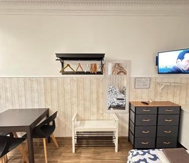 Saint-Lambert Apartment | Paris 15 Studio Ground Floor