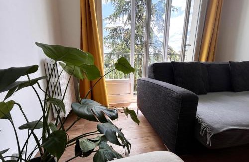 Thiais Apartment | Parishuit