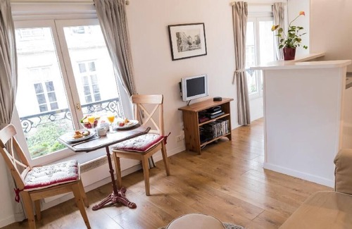 Arsenal Apartment | Parisian Home|104015|1 chambre|Bastille