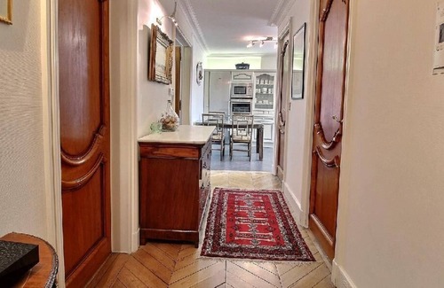 Notre Dame Apartment | Parisian Home |247| 1 chambre | Île de la Cité