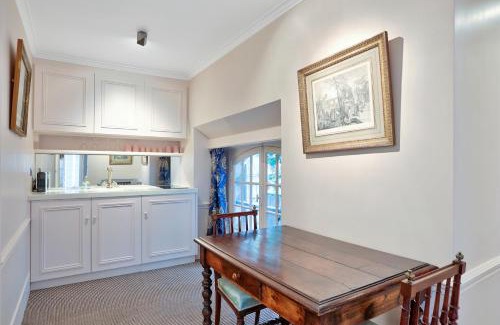 Saint-Thomas-d'Aquin Apartment | Pick A Flat's Apartments in Saint Germain - Paul-Louis Courier