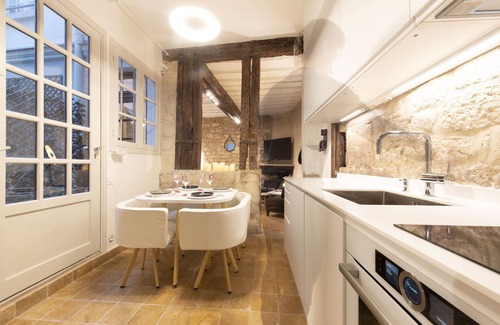 Arts-et-Metiers Apartment | Pierre à Feu, 1BR/1BA, 3 people
