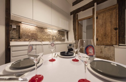 Arts-et-Metiers Apartment | Pierre à Feu, 1BR/1BA, 3 people