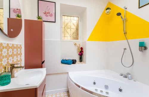 Grenelle Apartment | Relais Cocorico - Town House 4 Private Suites, AC Cinema Gym & Sauna