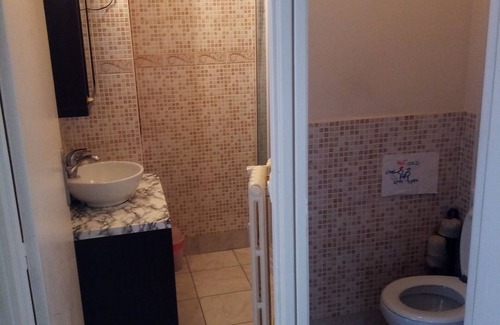 Le Kremlin-Bicetre Bed & Breakfast | Room for rent in an apartment, with secure parking space