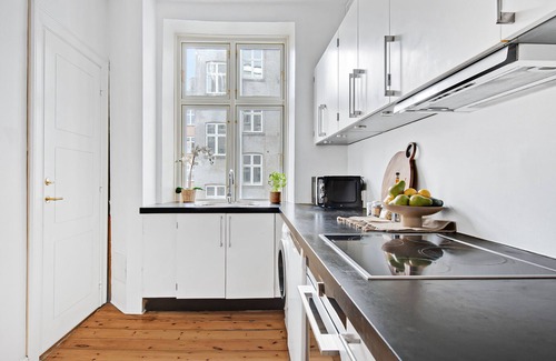 Nyhavn - Amalienborg Apartment | Sanders Stage - Chic 3-Bdr Apt Near Nyhavn
