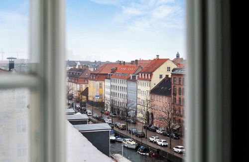 Christianshavn Apartment | The Apartment Upstairs by Boutique | Canal PH