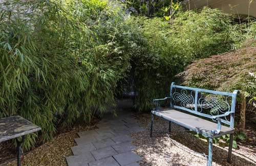 Porte-Dauphine House | The Arbour, by Veeve