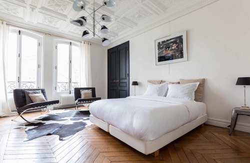 17th Arrondissement Apartment | Veeve - Sophistication by Square de Batignolles