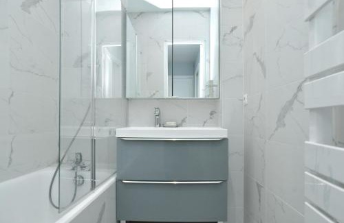 Batignolles Apartment | -Votre nid familial parisien - Batignolles