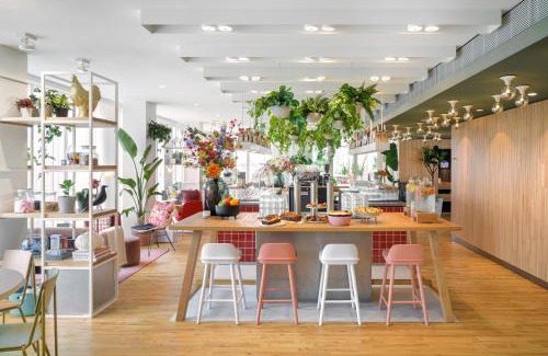 Batignolles Apartment | Zoku Paris