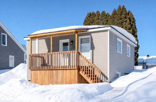 Jonquiere House | À 10 min du lac Kénogami | La Jolie