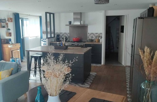 Dompierre-sur-Mer House | À 10 Minutes de l Île de ré