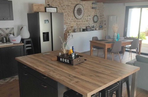 Dompierre-sur-Mer House | À 10 Minutes de l Île de ré