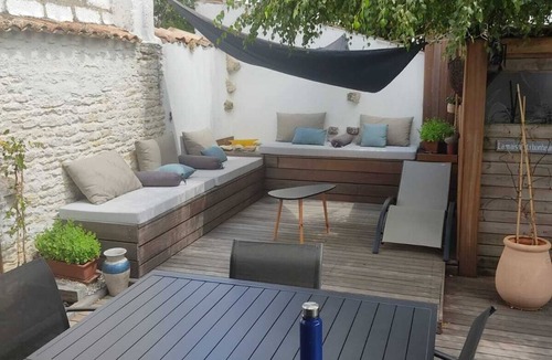 Dompierre-sur-Mer House | À 10 Minutes de l Île de ré