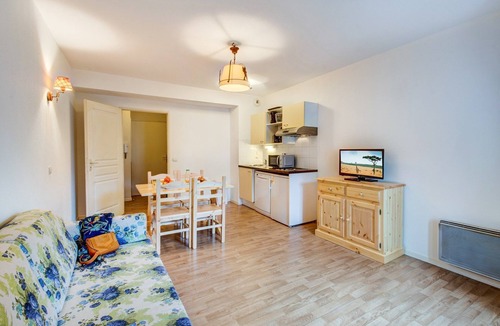 Bagneres-de-Luchon Condo | À 500m des Thermes ! Appart cosy pour 4 + Wi-Fi