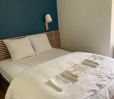 Le Touquet-Paris-Plage Apartment | À COTÉ DE LA BAIE DE CANCHE-Appt 4pers-Linge compris-Lits faits-1CHB 1 lit double-1CABINE 1 lit superposé-2SDB-piscine-parking-boulodrome-tennis