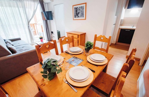 Ax-les-Thermes Condo | À deux pas du centre | T2 + cabine avec AC