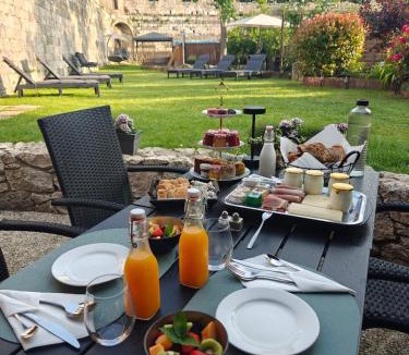 Vianne Bed & Breakfast | À L'AISE - Chambres d'hôtes à Vianne