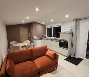 Pleurtuit Apartment | À L'ombre Du Pêcher